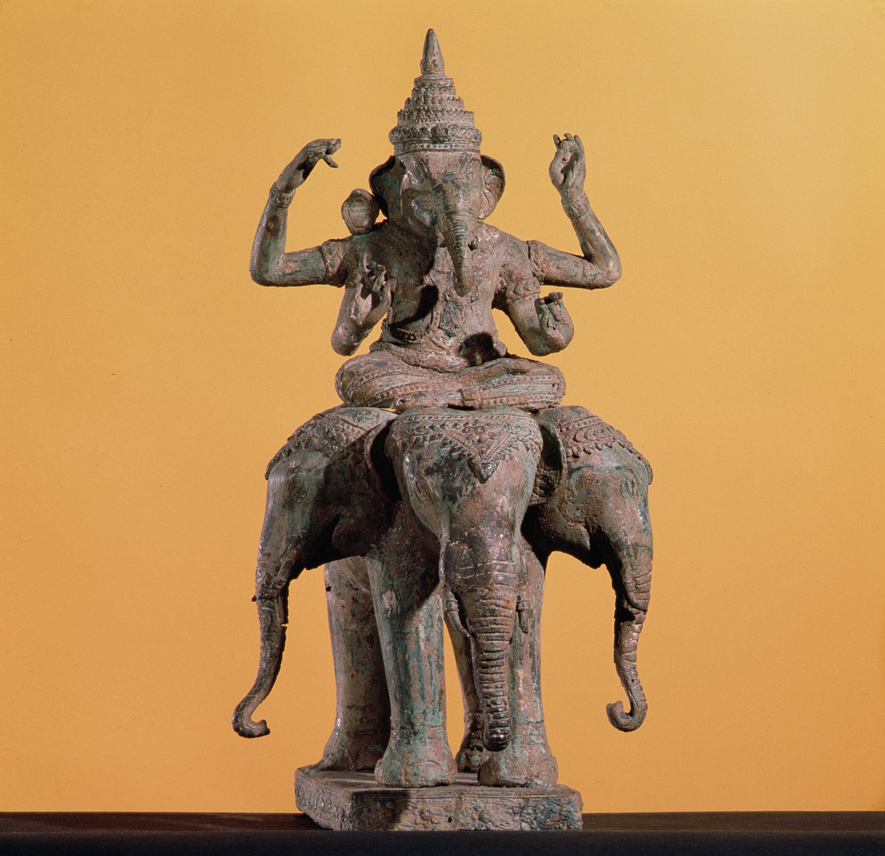 हिंदू भगवान गणेश की मूर्ति (चित्रित पत्थर) द्वारा अज्ञात अज्ञात
