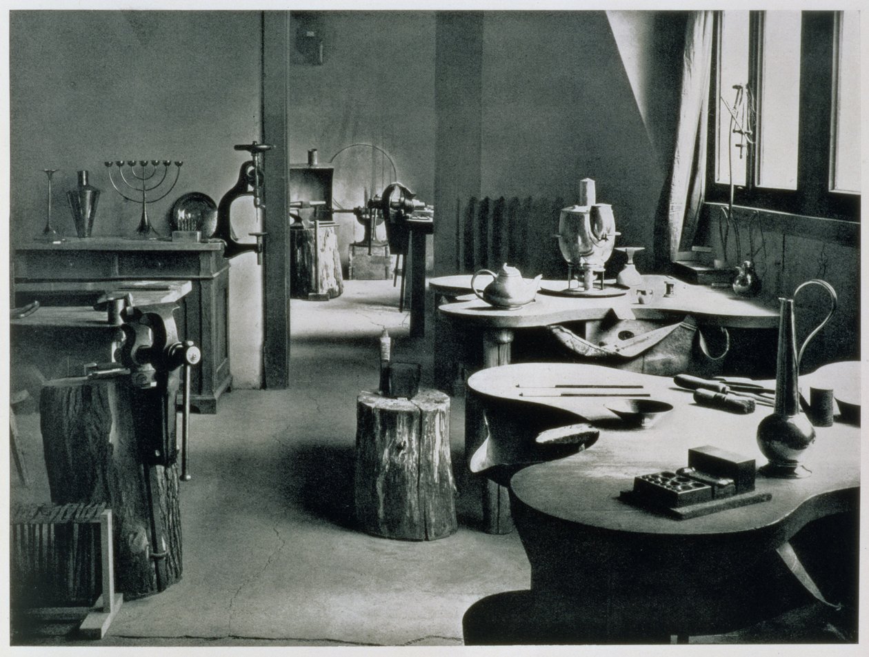द मेटल वर्कशॉप, बॉहॉस, वीमर की कार्यशालाओं से, 1923 द्वारा अज्ञात अज्ञात