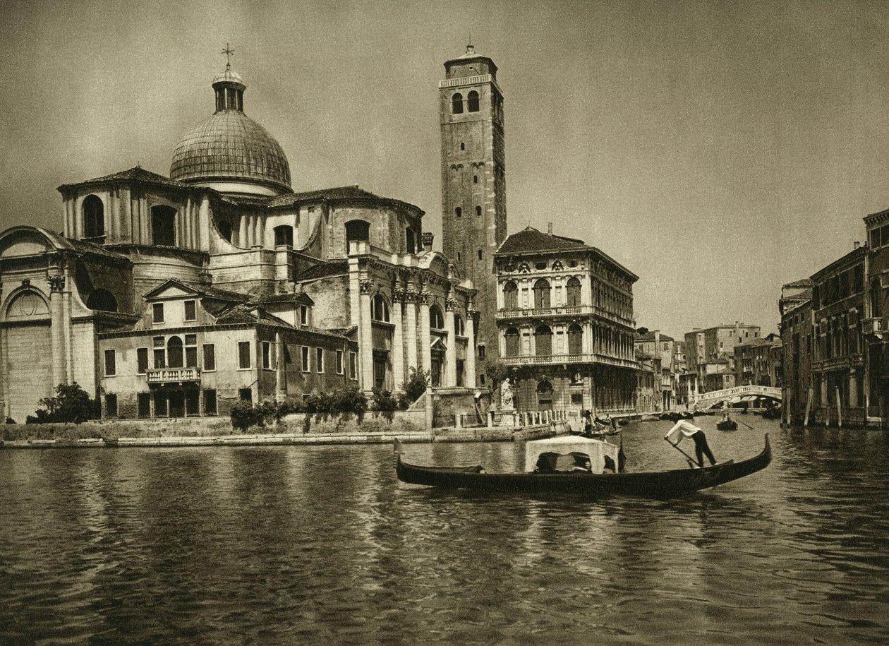 Cannaregio के पड़ोस में सेंट जेरेमिया (सैन जेरेमिया) के चर्च के सामने ग्रांड कैनाल में एक गोंडोला। विल्हेम बोडे द्वारा वेनिस फोटोग्राफी द्वारा अज्ञात