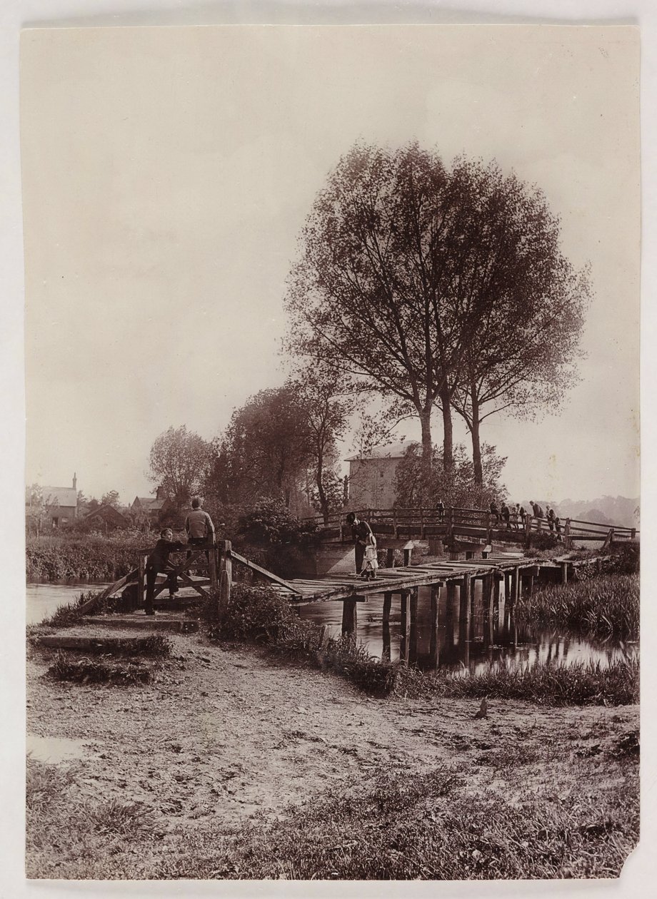 ब्रिज, पाइल चिल्ड्रेन ऑन ए ब्रिज, c 1890 द्वारा अज्ञात