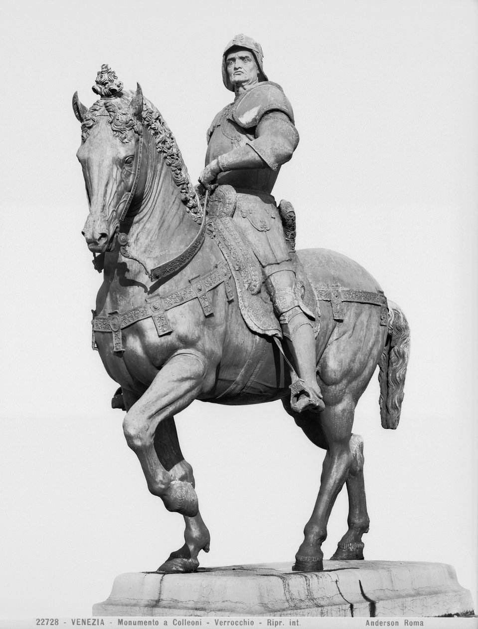एंड्रिया डेल वेरोकियो (1435-88), कैम्पो सैन जियोवानी ई पाओलो, वेनिस (बी / डब्ल्यू फोटो) द्वारा बार्टोलोमो कोलोनी का स्मारक द्वारा अज्ञात कलाकार