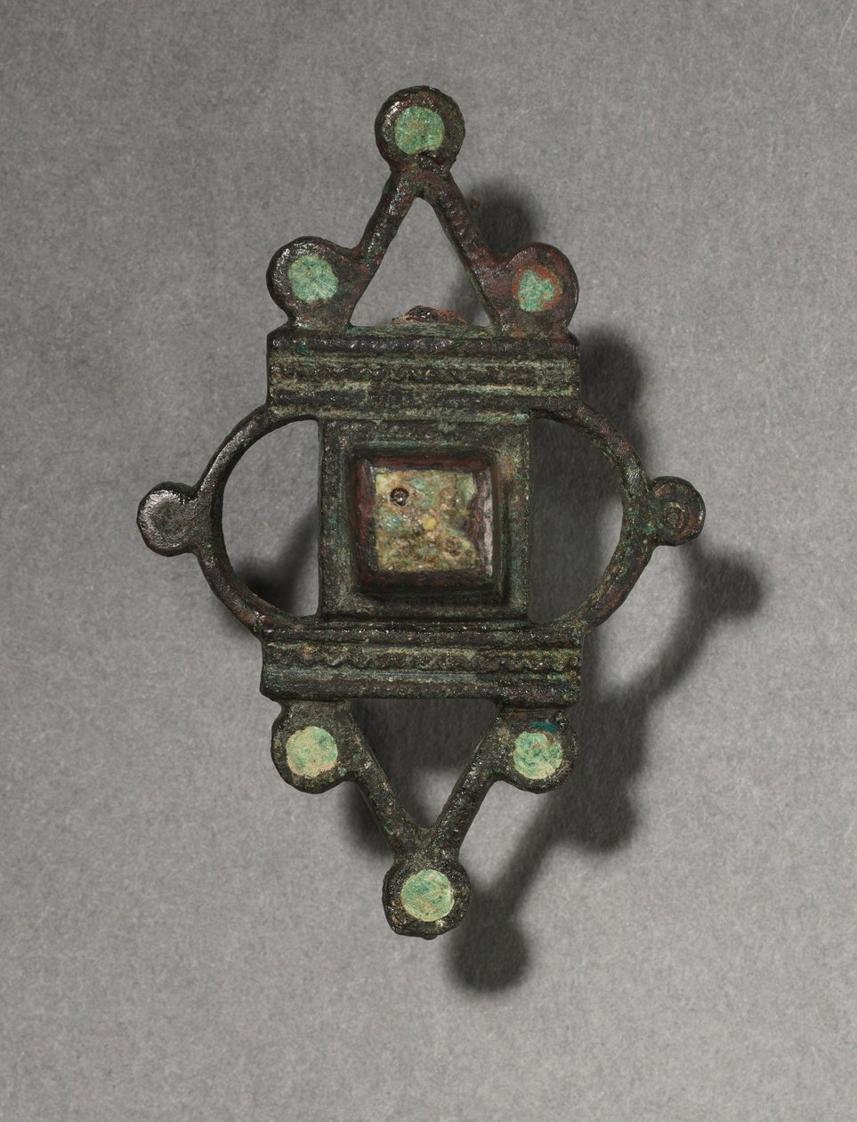 सजावटी ब्रोच, c.100-300 द्वारा अज्ञात