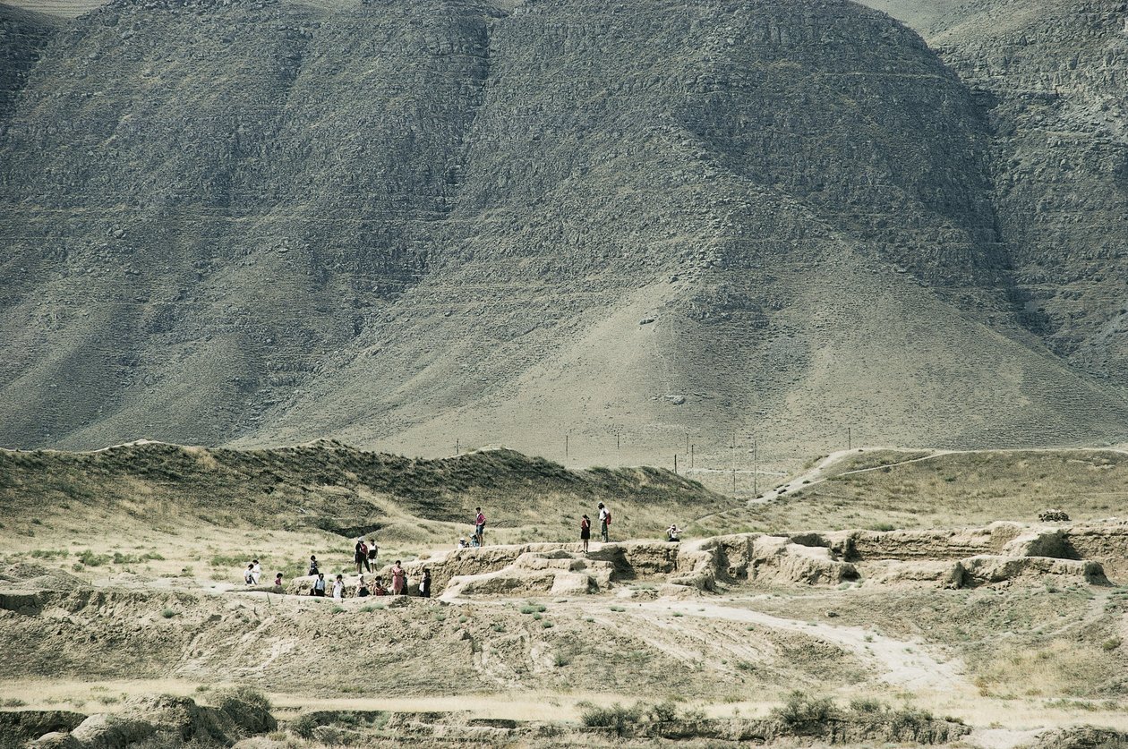 तुर्कमेनिस्तान। निसा के खंडहर। यूनेस्को की विश्व विरासत सूची, 2007 द्वारा अज्ञात कलाकार