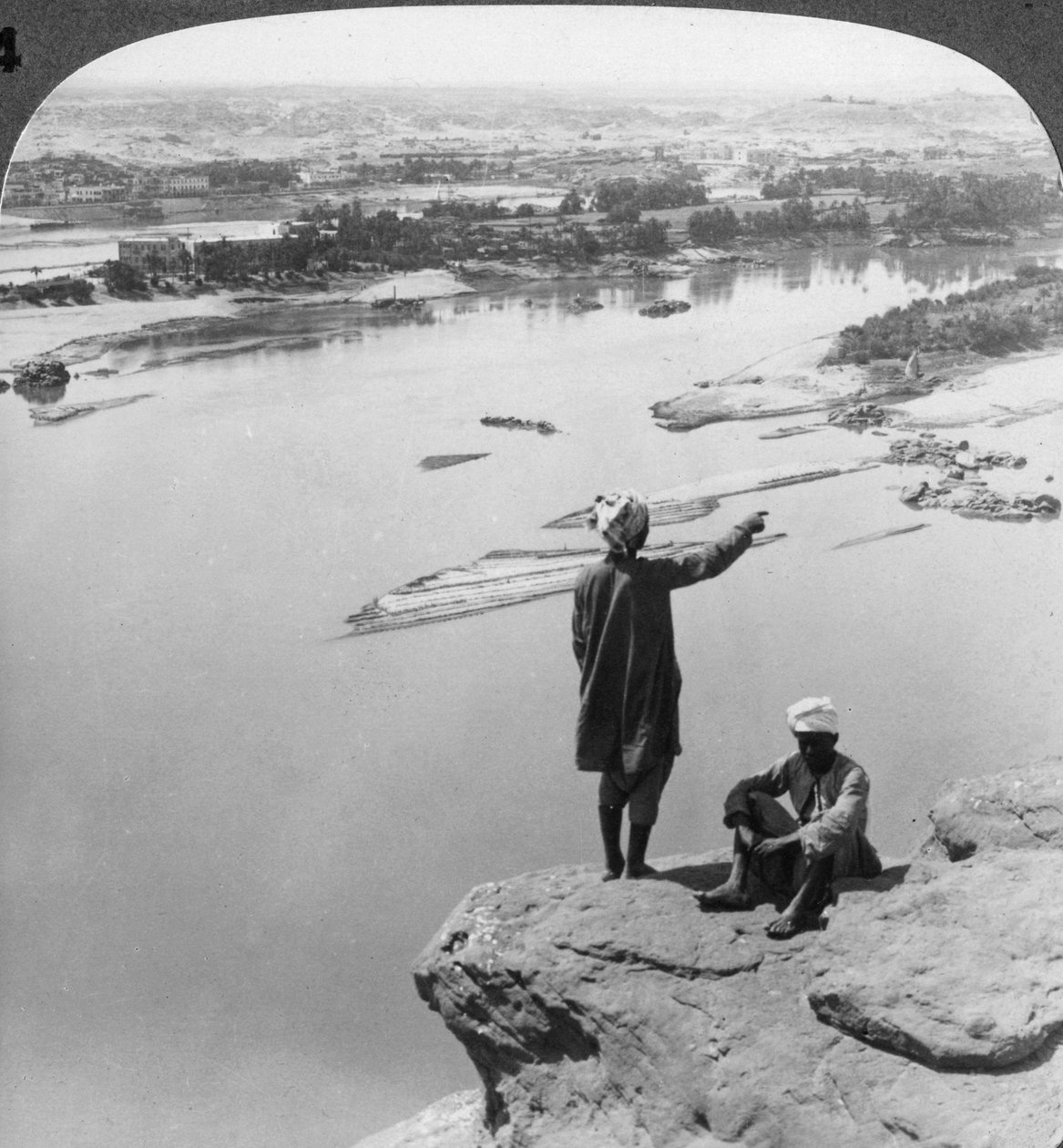 अस्वान और हाथी द्वीप के रूप में पश्चिमी चट्टानों से देखा गया, मिस्र, 1905। द्वारा अंडरवुड और अंडरवुड