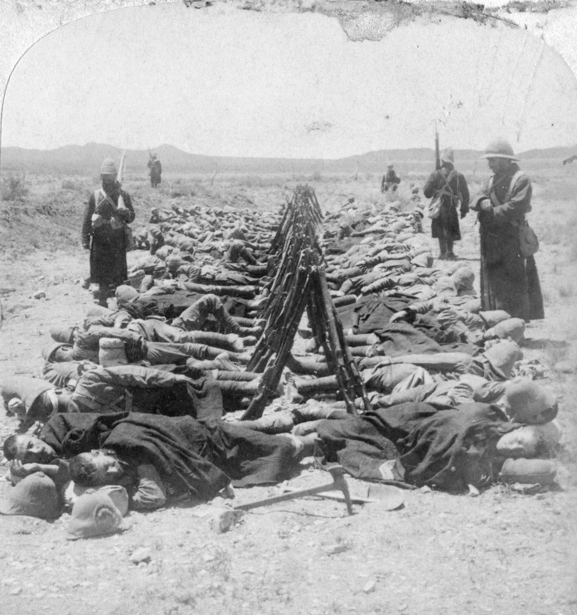 सोते हुए ब्रिटिश सैनिक, दक्षिण अफ्रीका, द्वितीय बोअर युद्ध, 30 दिसंबर 1900 द्वारा अंडरवुड और अंडरवुड