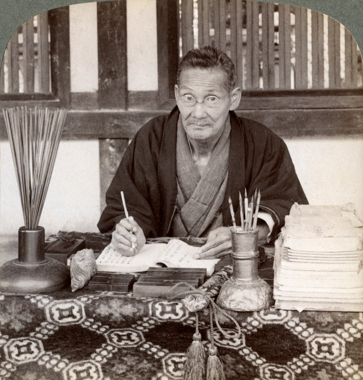 फॉर्च्यून टेलर, इनारी मंदिर, क्योटो, जापान, 1904 द्वारा अंडरवुड और अंडरवुड