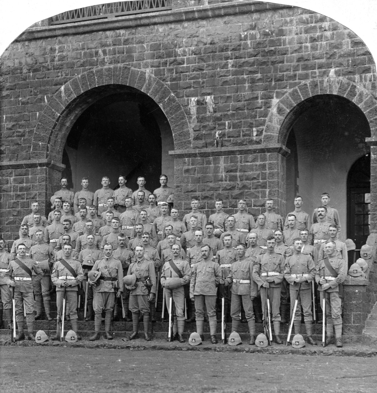 एच कंपनी, रॉयल वारविकशायर रेजिमेंट, बेलगाम, भारत, 1900s। द्वारा अंडरवुड और अंडरवुड