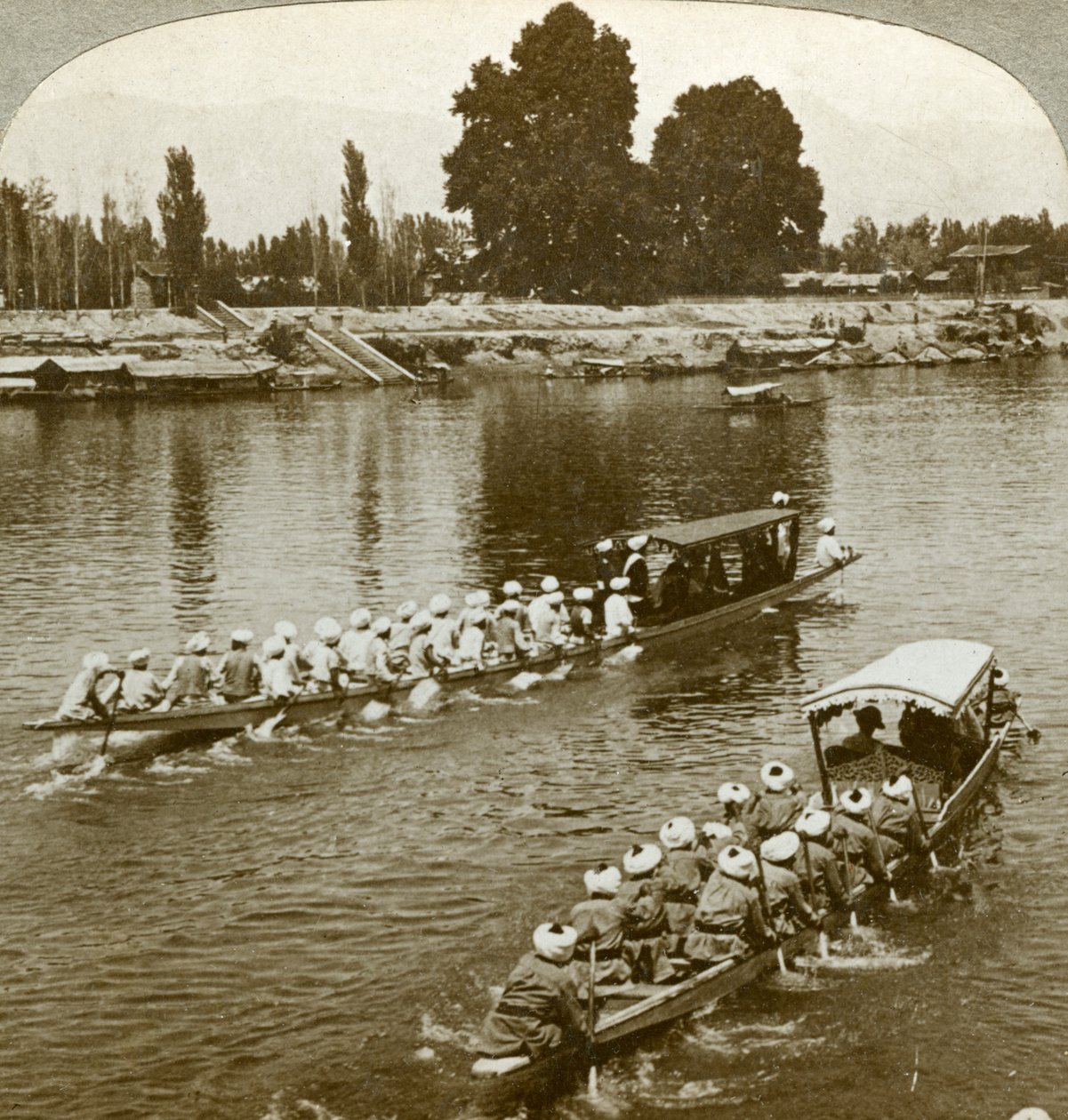 लेडी कर्ज़क्सन, महाराजा, कश्मीर, भारत के राज्य बराज पर यात्रा करते हुए, c1900s। द्वारा अंडरवुड और अंडरवुड