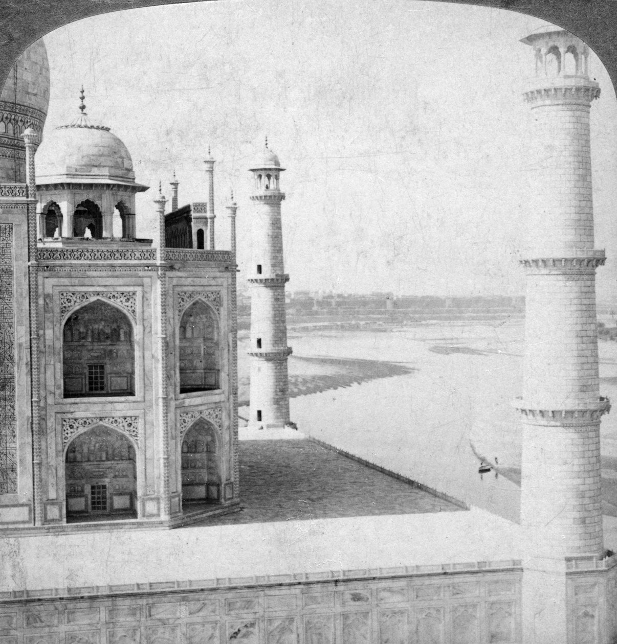 ताजमहल से उत्तर-पश्चिम की ओर देखते हुए, जुम्ना नदी तक आगरा, भारत, 1903। द्वारा अंडरवुड और अंडरवुड