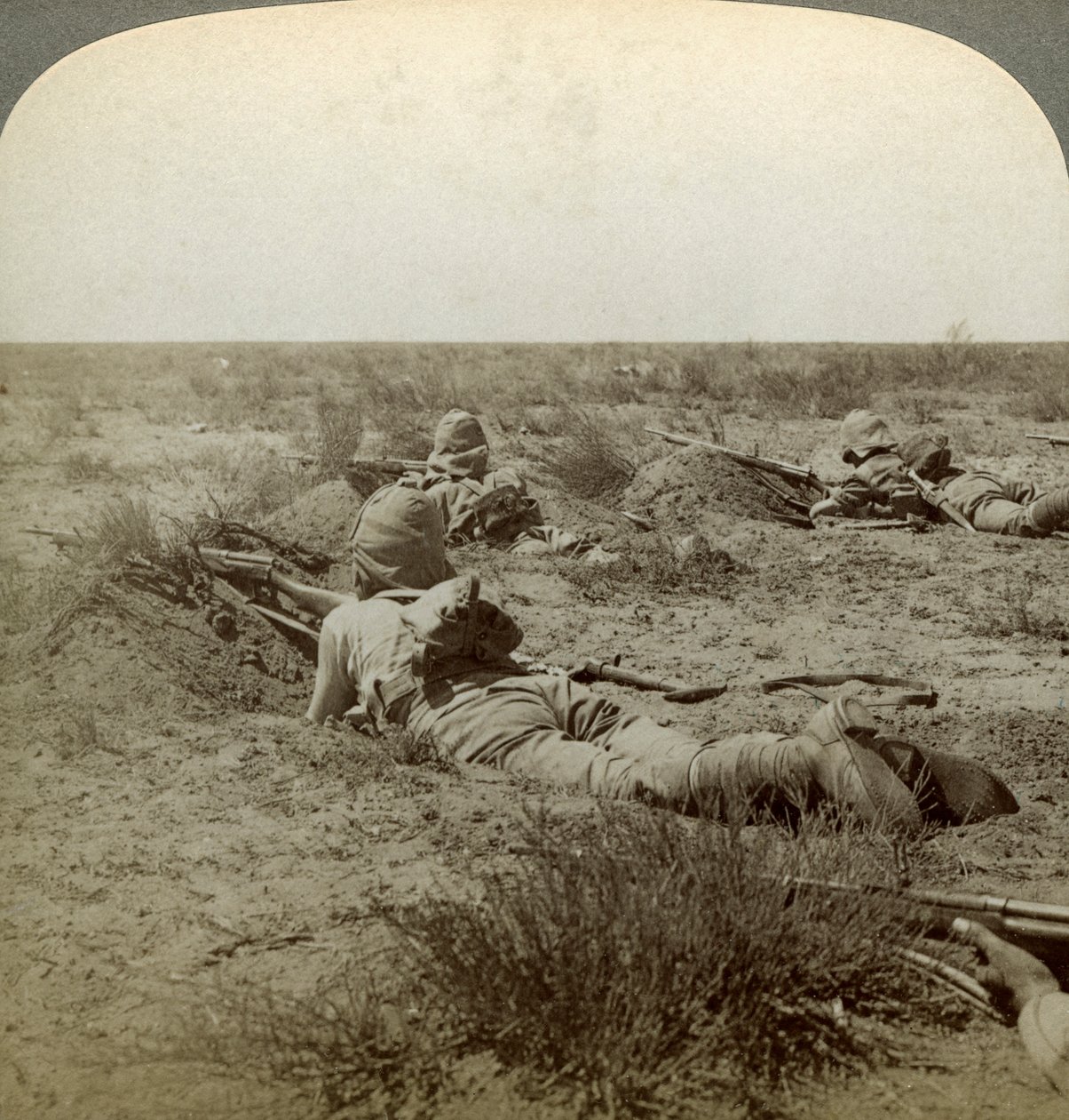 क्वीन्स फ़ाइनेस्ट, मोडर नदी, दक्षिण अफ्रीका, बोअर युद्ध, 1899-1902 के साथ फाइटिंग लाइन पर। द्वारा अंडरवुड और अंडरवुड