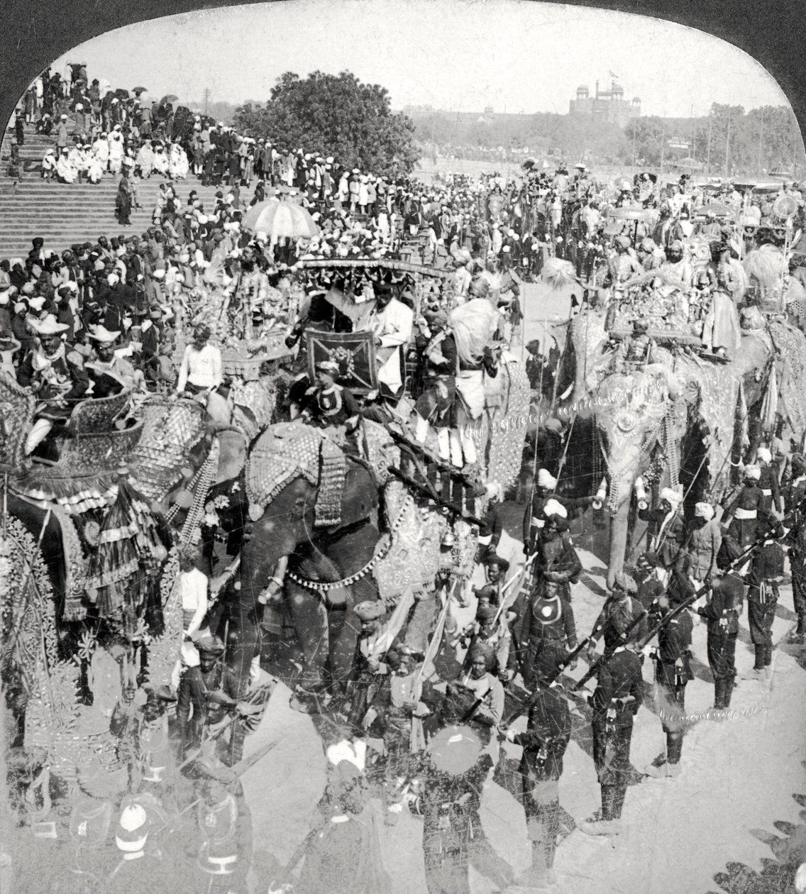 प्रिंसेस इन ग्रैंड स्टेट एंट्री, दरबार, दिल्ली, भारत। द्वारा अंडरवुड और अंडरवुड