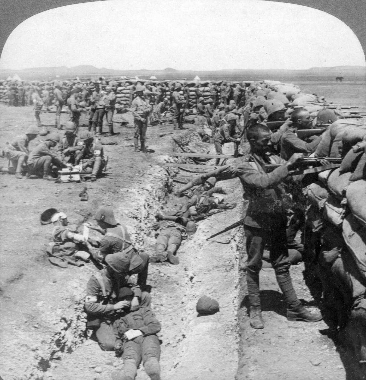 दक्षिण अफ्रीका के हनी नेस्ट क्लोफ, 1900 में रॉयल मुंस्टर फ्युसिलियर्स से लड़ते हुए। द्वारा अंडरवुड और अंडरवुड