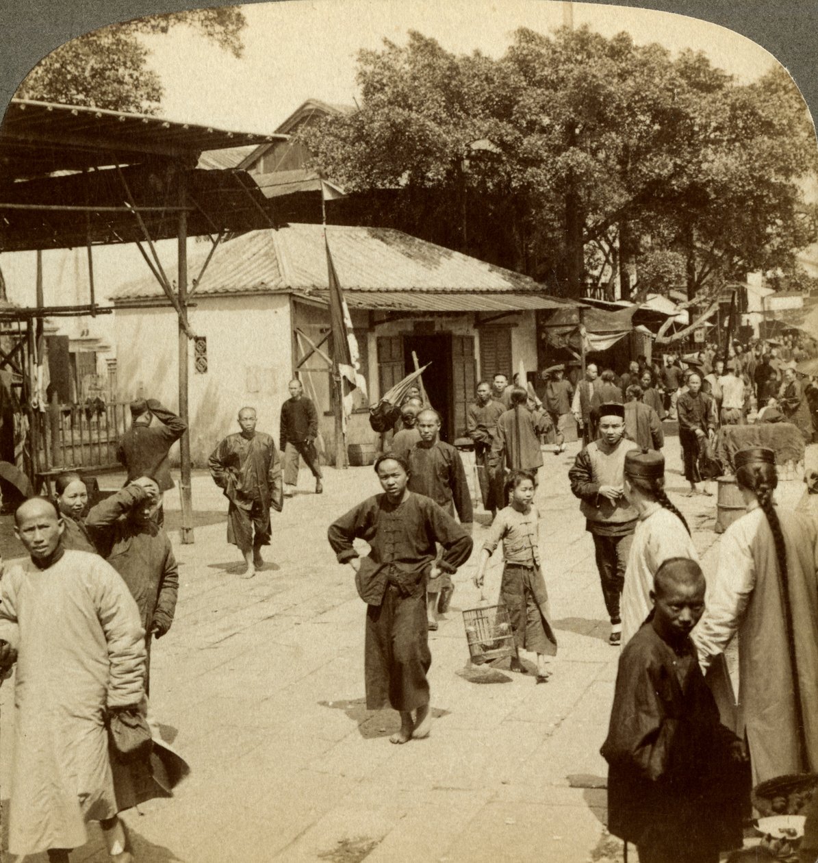 स्ट्रीट दृश्य, कैंटन, चीन। द्वारा अंडरवुड और अंडरवुड
