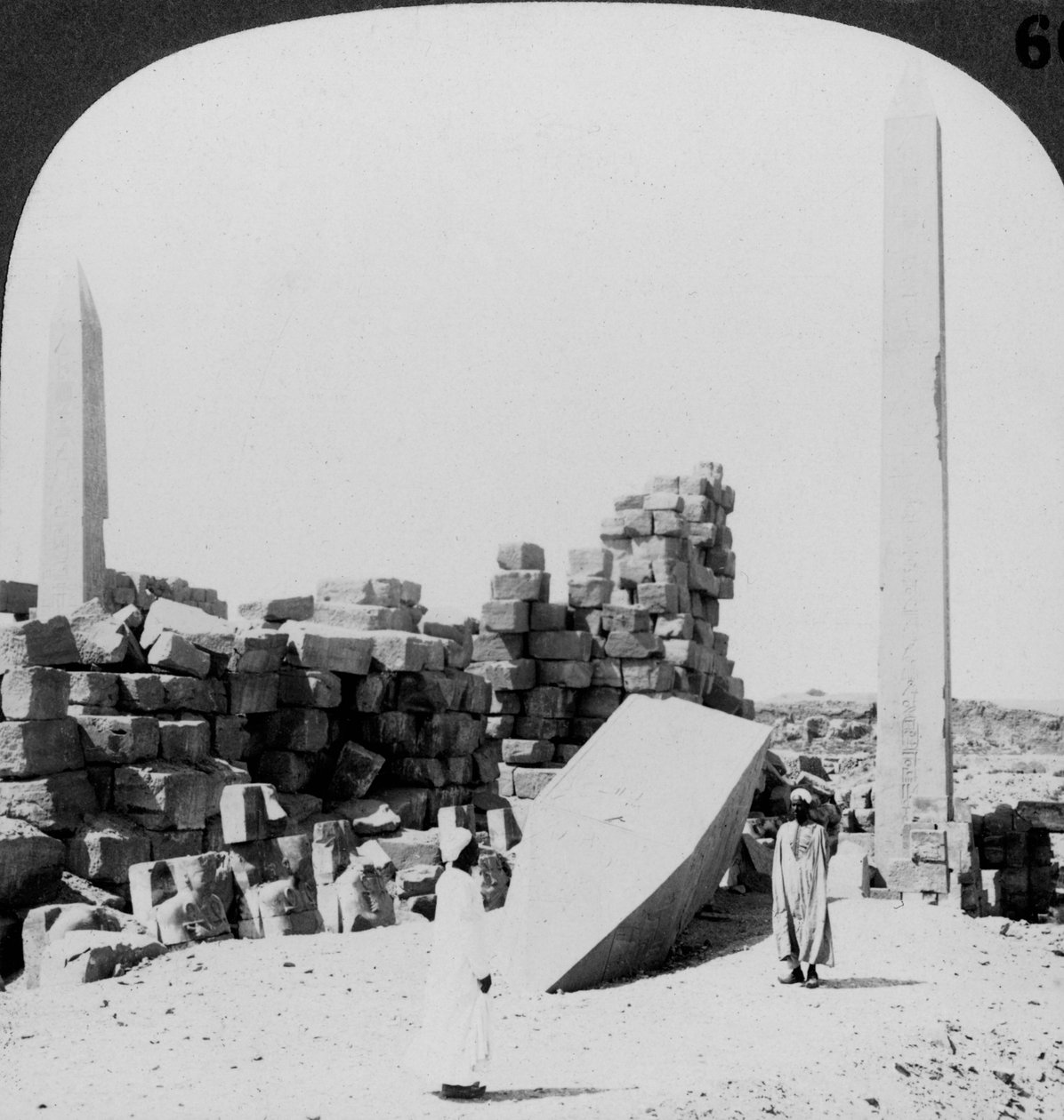 मिस्र में सबसे लंबा ओबिलिस्क, मंदिर, कार्ब्स, मिस्र, 1905 में। द्वारा अंडरवुड और अंडरवुड