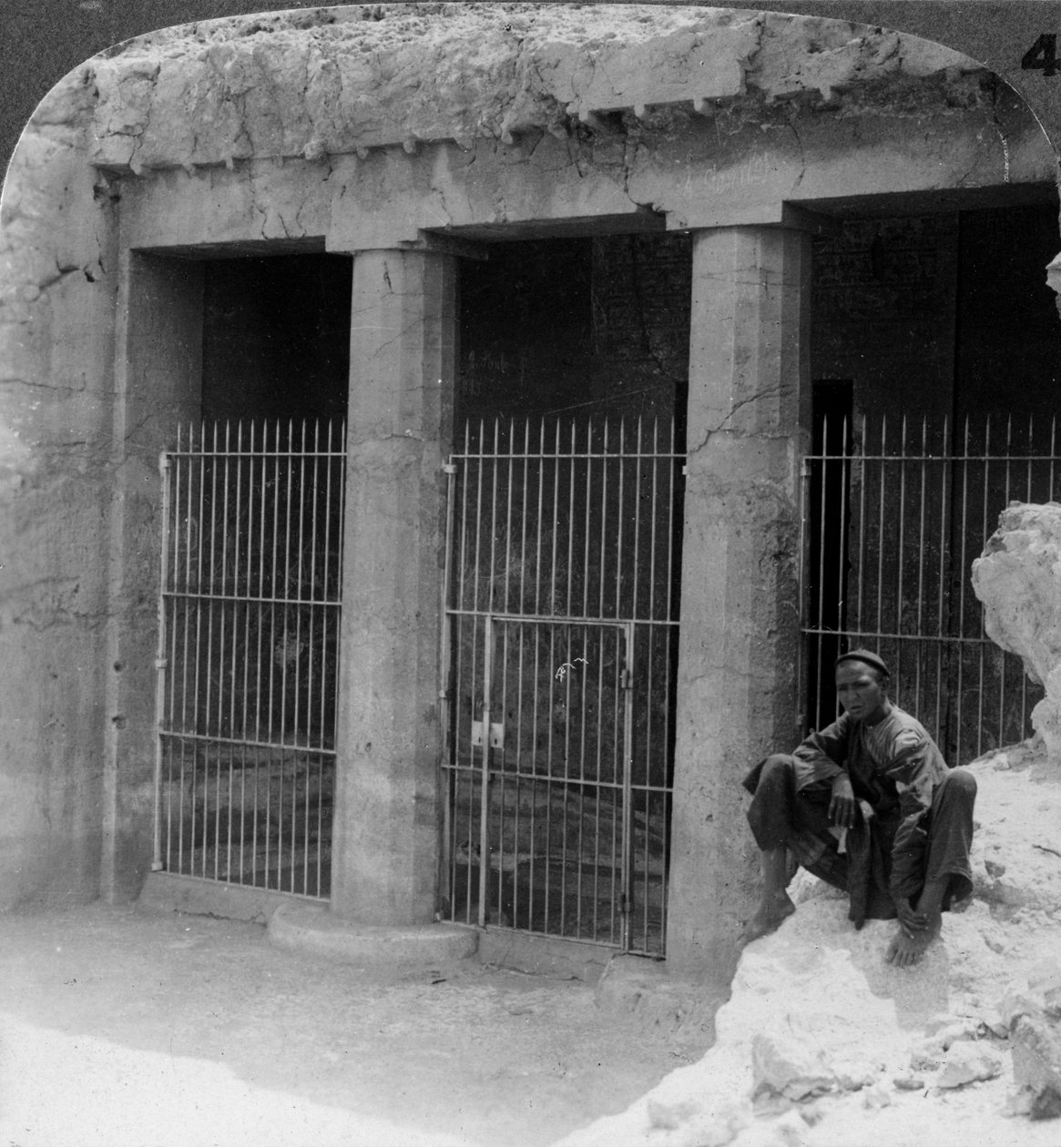 बेनी हसन पर एक सामंती प्रभु की कब्र, 1900BC, मिस्र, 1905 के बारे में बनी। द्वारा अंडरवुड और अंडरवुड
