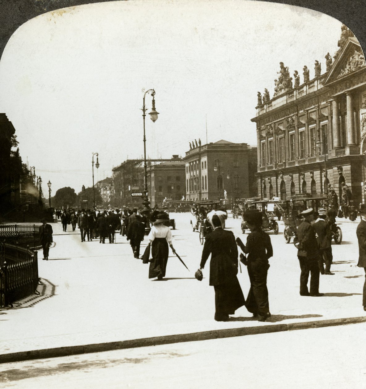 Unter den Linden, बर्लिन, जर्मनी। द्वारा अंडरवुड और अंडरवुड