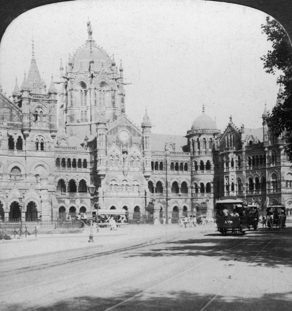 विक्टोरिया टर्मिनस रेलवे स्टेशन, बॉम्बे, भारत, 1903। द्वारा अंडरवुड और अंडरवुड