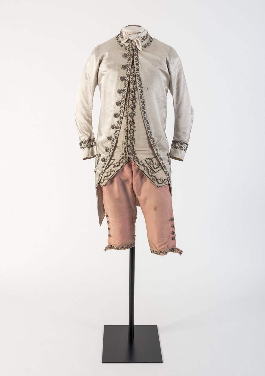 मैन क्रीम रेशम साटन कशीदाकारी कोट और गुलाबी रेशम जांघिया, 1780s (रेशम) द्वारा अज्ञात अज्ञात