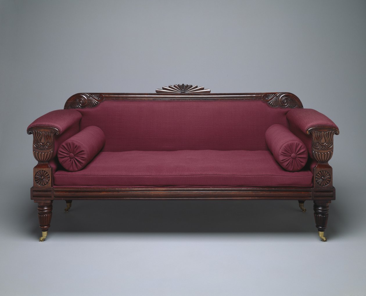सोफा, c.1821-35 (ऊनी असबाब के साथ शीशम और पाइन) द्वारा अज्ञात कलाकार