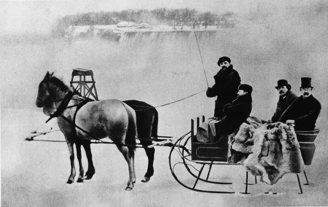 सेंट पीटर्सबर्ग, रूस में इतालवी संगीतकार ग्यूसेप वर्डी (1813-1901) (बाएं के सामने बैठे)। 1862 लगभग। द्वारा अज्ञात कलाकार