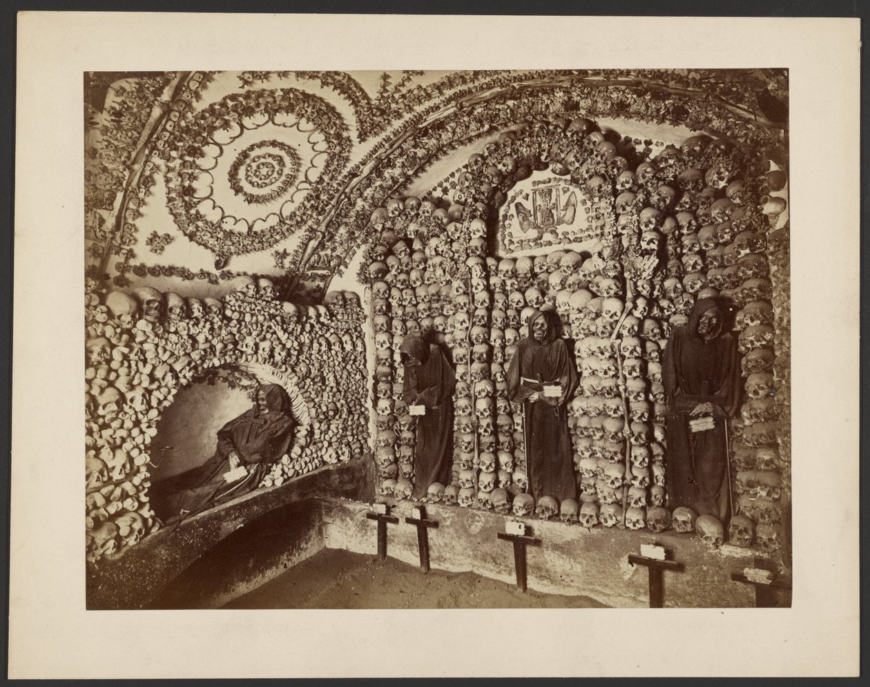  द्वारा अज्ञात कलाकार
