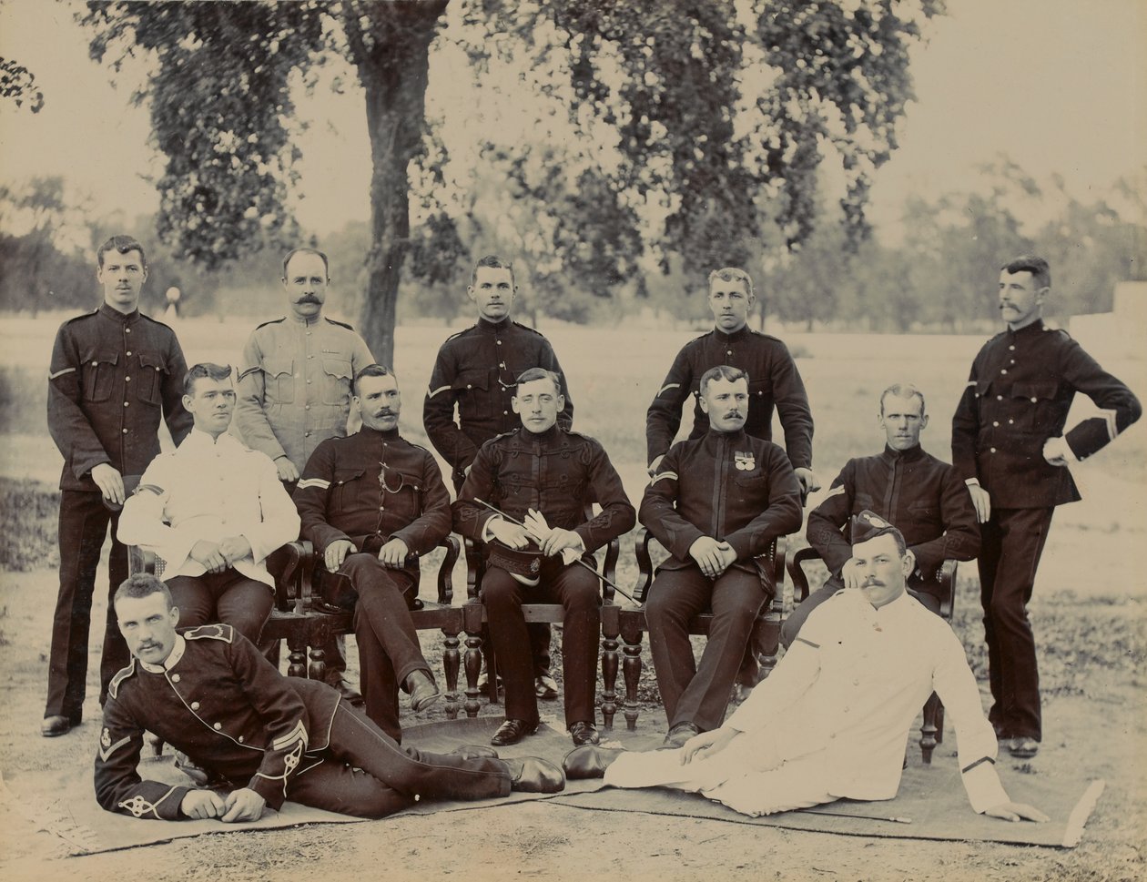 सी के कॉर्पोरल कंपनी, प्रथम बटालियन द बेडफोर्डशायर रेजिमेंट, 1890 लगभग द्वारा अज्ञात