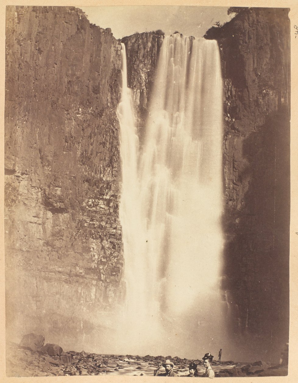 हाविक फॉल्स, उमगेनी नदी, नटाल प्रांत, दक्षिण अफ्रीका, 1882 लगभग द्वारा अज्ञात