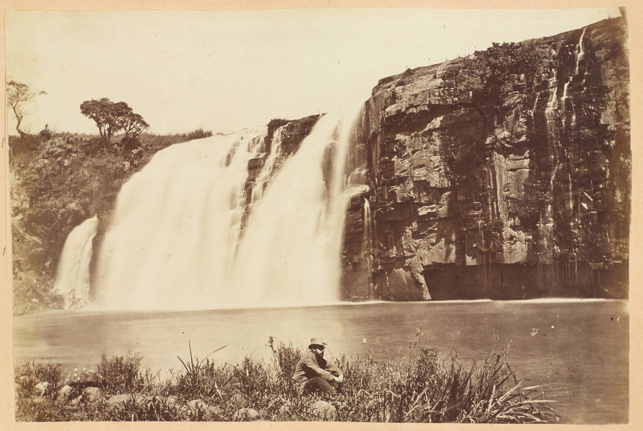 लोअर उमेंगी फॉल्स, नटाल प्रांत, दक्षिण अफ्रीका, 1882 लगभग द्वारा अज्ञात