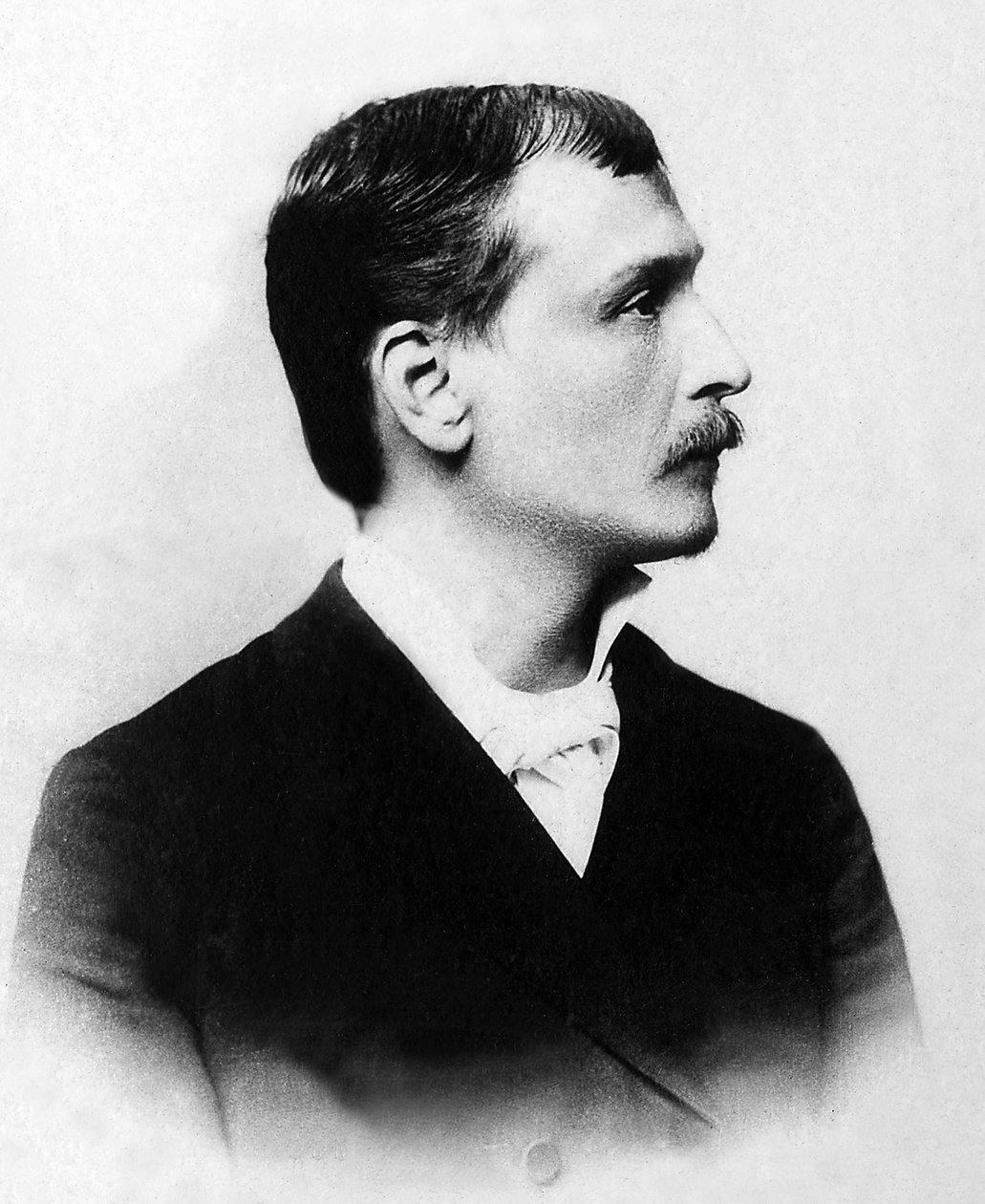 जॉर्जेस मोइनो का पोर्ट्रेट जॉर्जेस कोर्टलाइन (1858-1929), फ्रांसीसी उपन्यासकार और नाटककार। द्वारा अज्ञात फोटोग्राफर