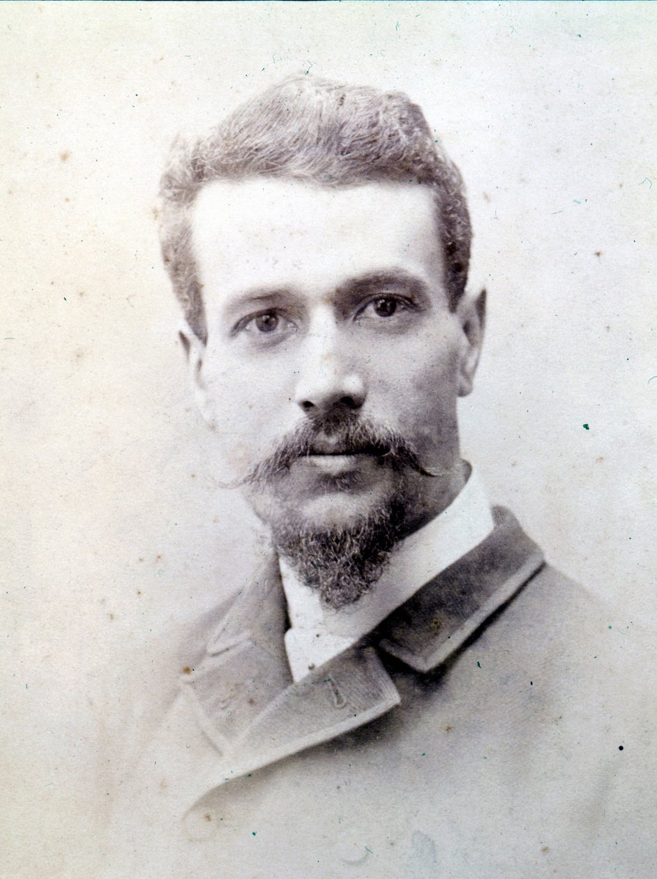 सवोर्गनन डी ब्रेज़ा का पोर्ट्रेट (1852 - 1905)। द्वारा अज्ञात फोटोग्राफर