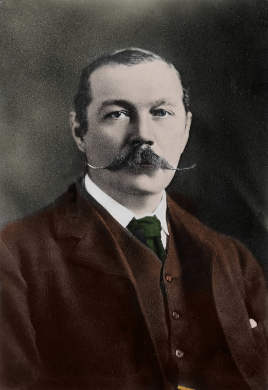 सर आर्थर कॉनन डॉयल (1859-1930) का पोर्ट्रेट, अंग्रेजी लेखक, "शर्लक होम्स" के चरित्र के निर्माता। द्वारा अज्ञात फोटोग्राफर