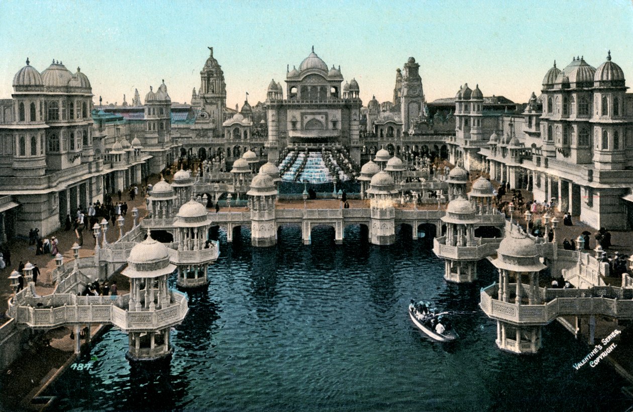 कोर्ट ऑफ ऑनर, इंपीरियल इंटरनेशनल प्रदर्शनी, लंदन, 1909। द्वारा वेलेंटाइन एंड संस लिमिटेड