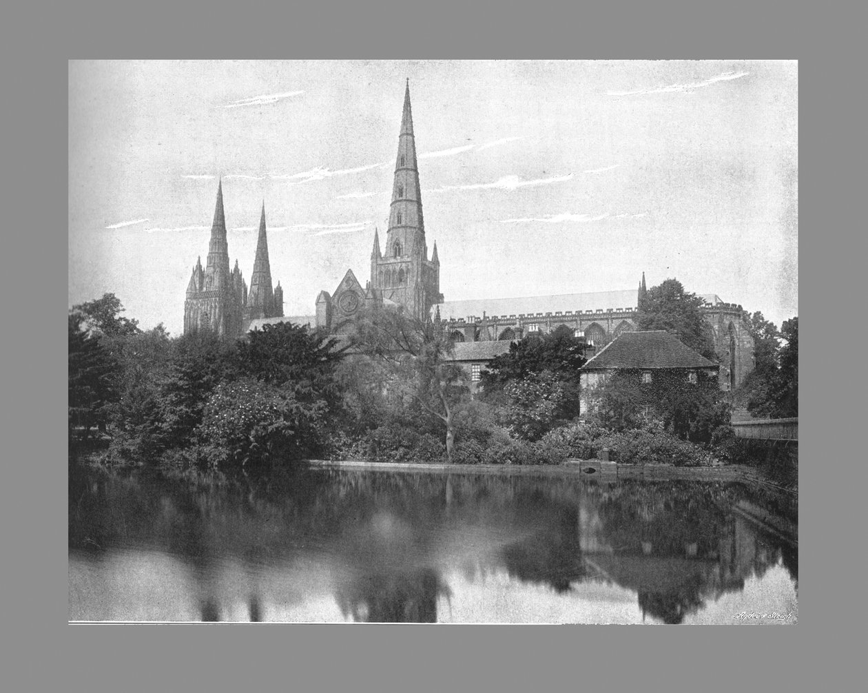 लिचफील्ड कैथेड्रल, c1900 द्वारा वेलेंटाइन एंड संस लिमिटेड