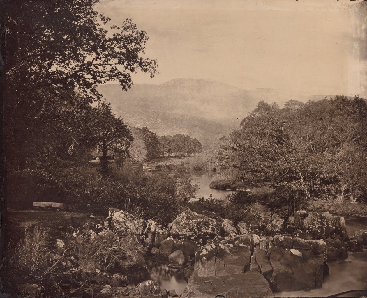 लॉन, डेनिनिकनीबी, 1870 के दशक से देखें। द्वारा वर्नन हीथ