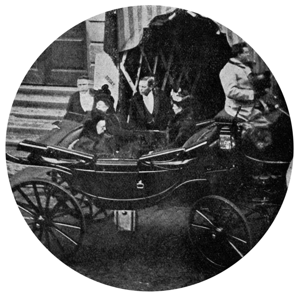 रानी विक्टोरिया की अंतिम तस्वीर, 13 दिसंबर, 1900। द्वारा डब्ल्यूएफ सीमोर