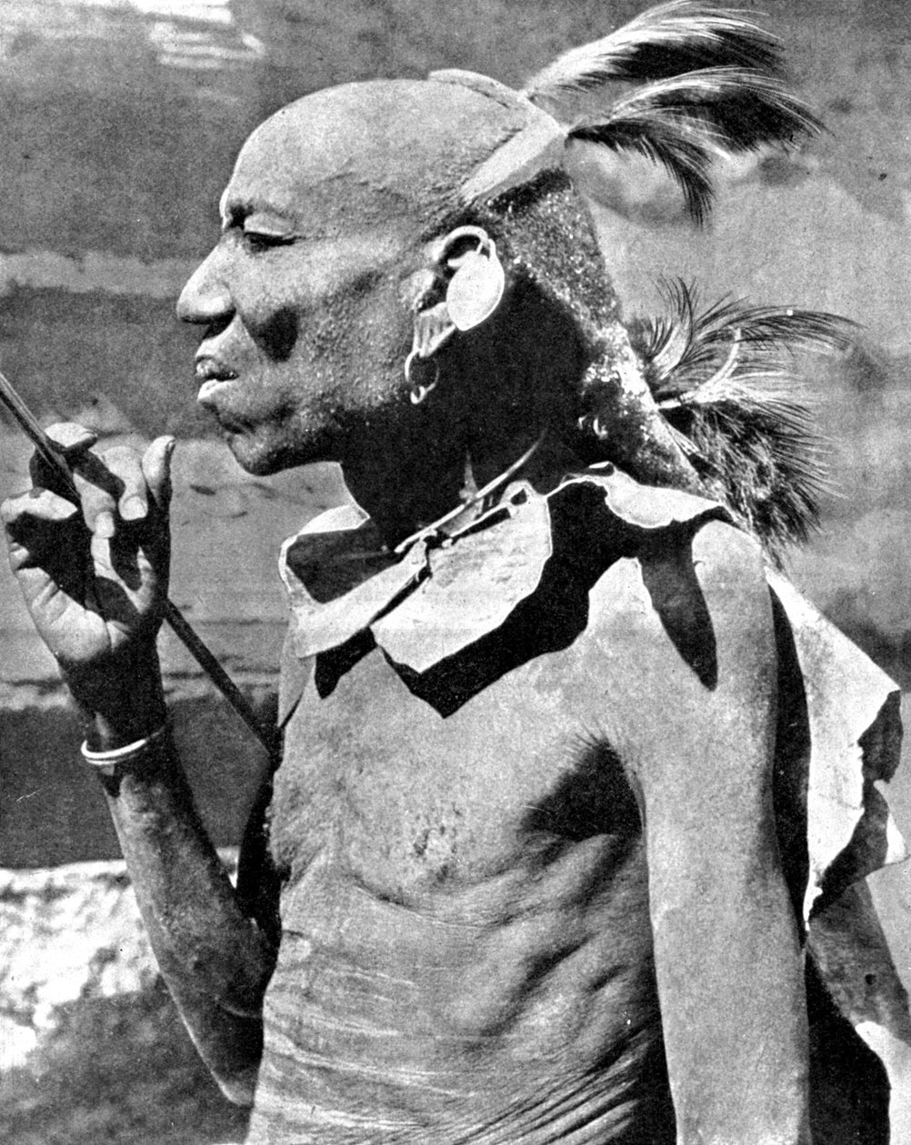 एक तुर्काना आदिवासी, केन्या, अफ्रीका, 1936। द्वारा वाइड वर्ल्ड तस्वीरें