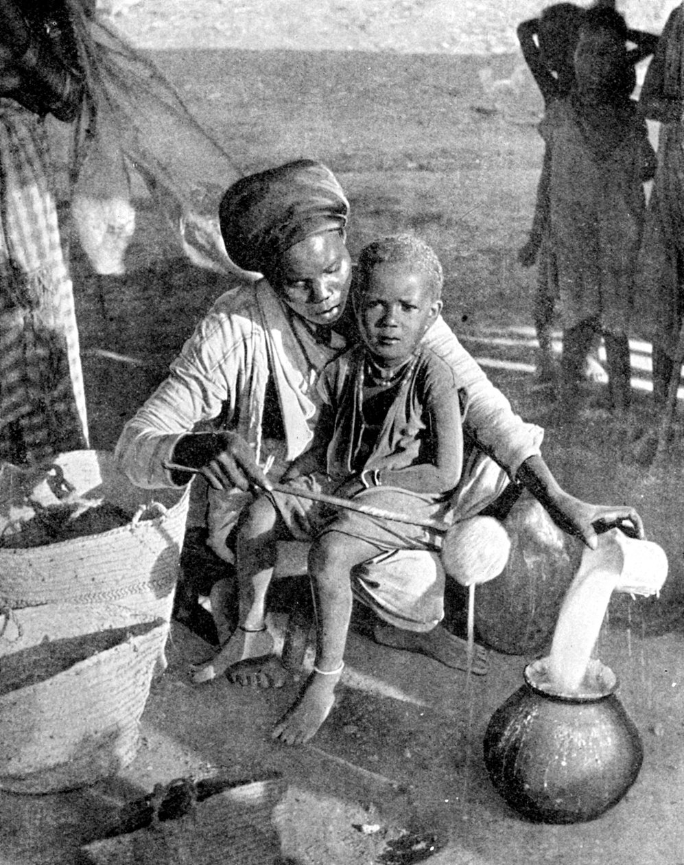 लोहबान और लोबान इकट्ठा करना, सोमालिया, अफ्रीका, 1936। द्वारा वाइड वर्ल्ड तस्वीरें