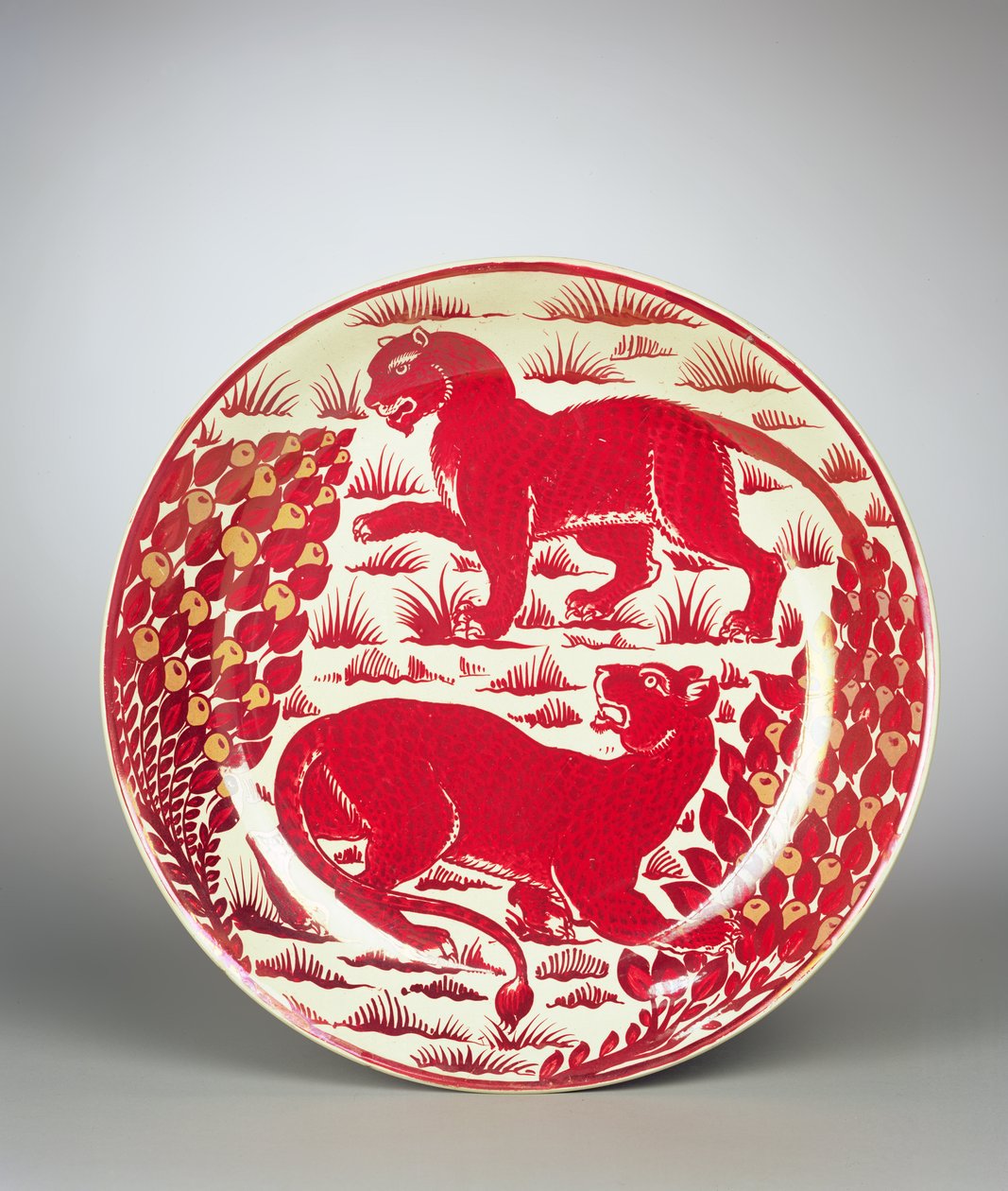 चार्जर, विलियम डे मॉर्गन एंड कंपनी, लंदन द्वारा निर्मित, c.1880 (एक स्टैफोर्डशायर रिक्त पर रूबी चमक) द्वारा विलियम डी मॉर्गन