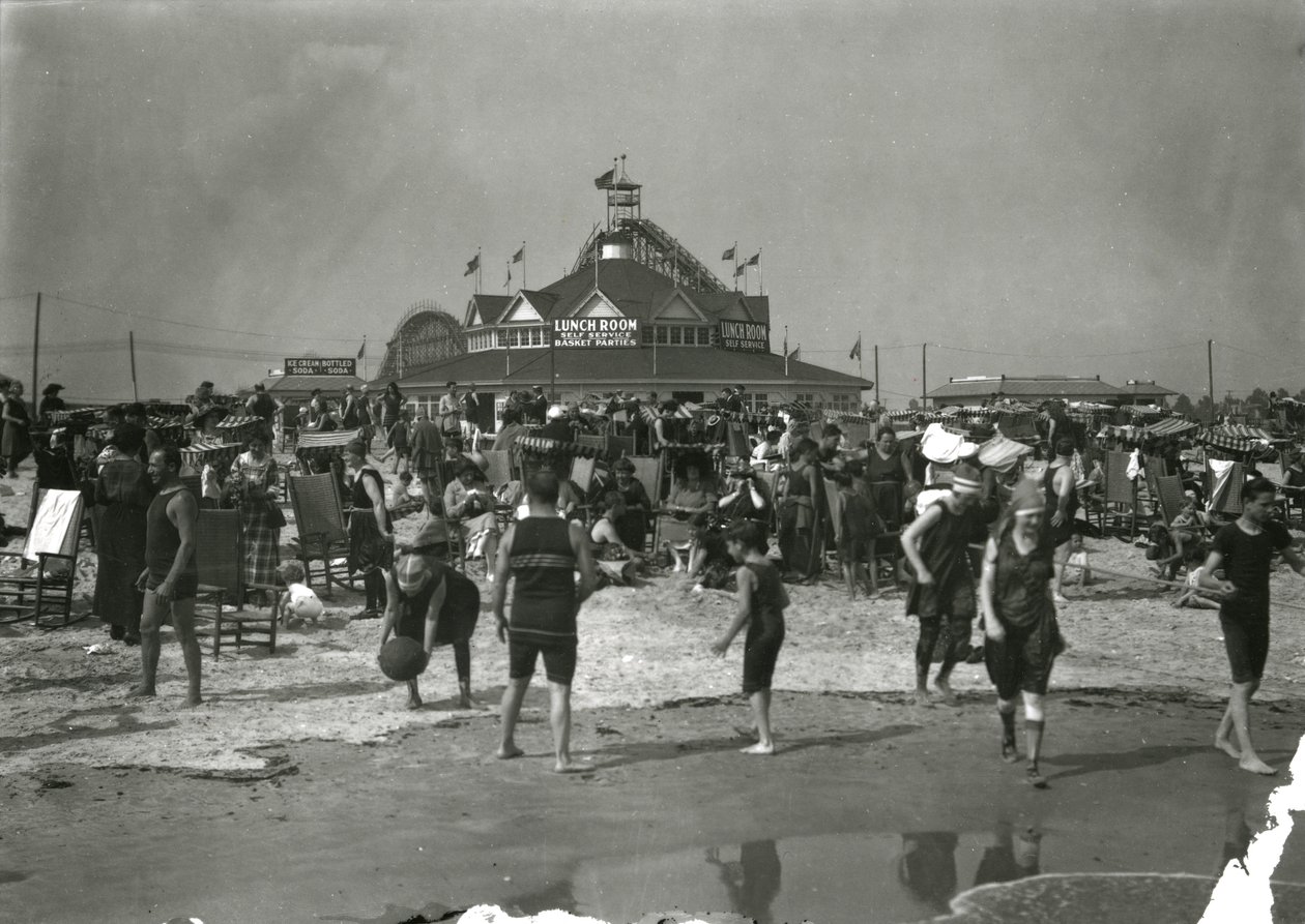 समुद्र तट दृश्य, कोनी द्वीप, सी। 1910-21 द्वारा विलियम डेविस हसलर