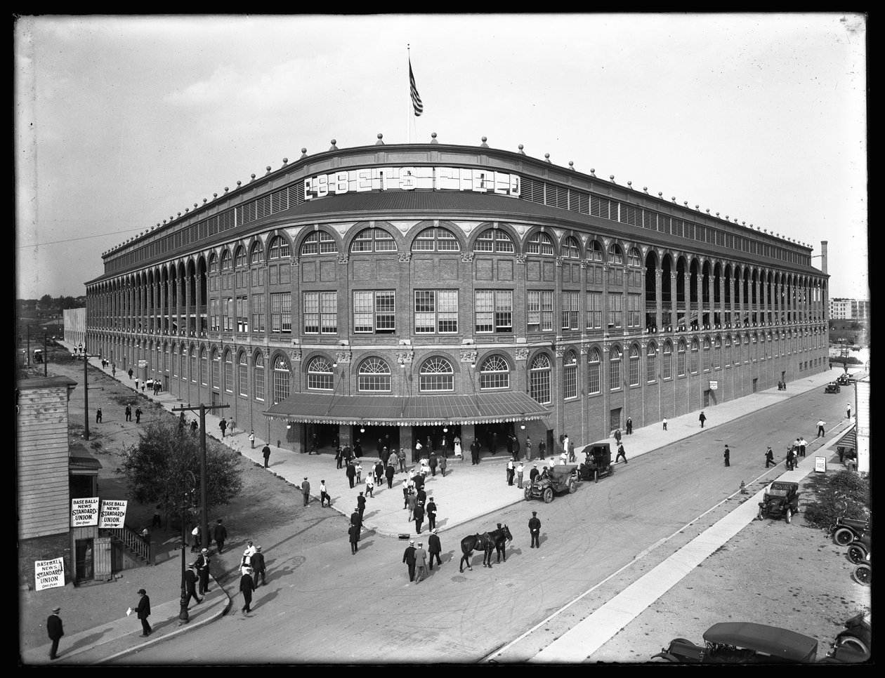 Ebbets Field, Brooklyn का उच्च-कोण दृश्य, 2 सितंबर 1914 द्वारा विलियम डेविस हसलर