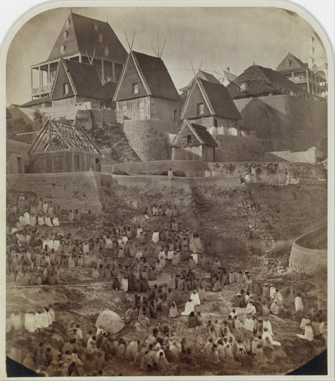 अंतसाहतसिरोआ, मेडागास्कर, 1862-65 का दृश्य। द्वारा विलियम एलिस