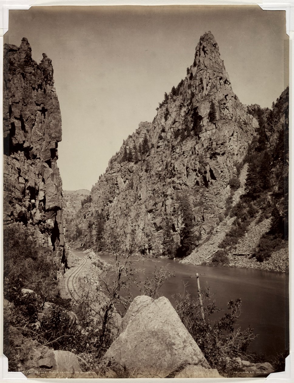 1880 से पहले क्यूरकैंटी नीडल, गुनिसन का ब्लैक कॉनन। द्वारा विलियम हेनरी जैक्सन
