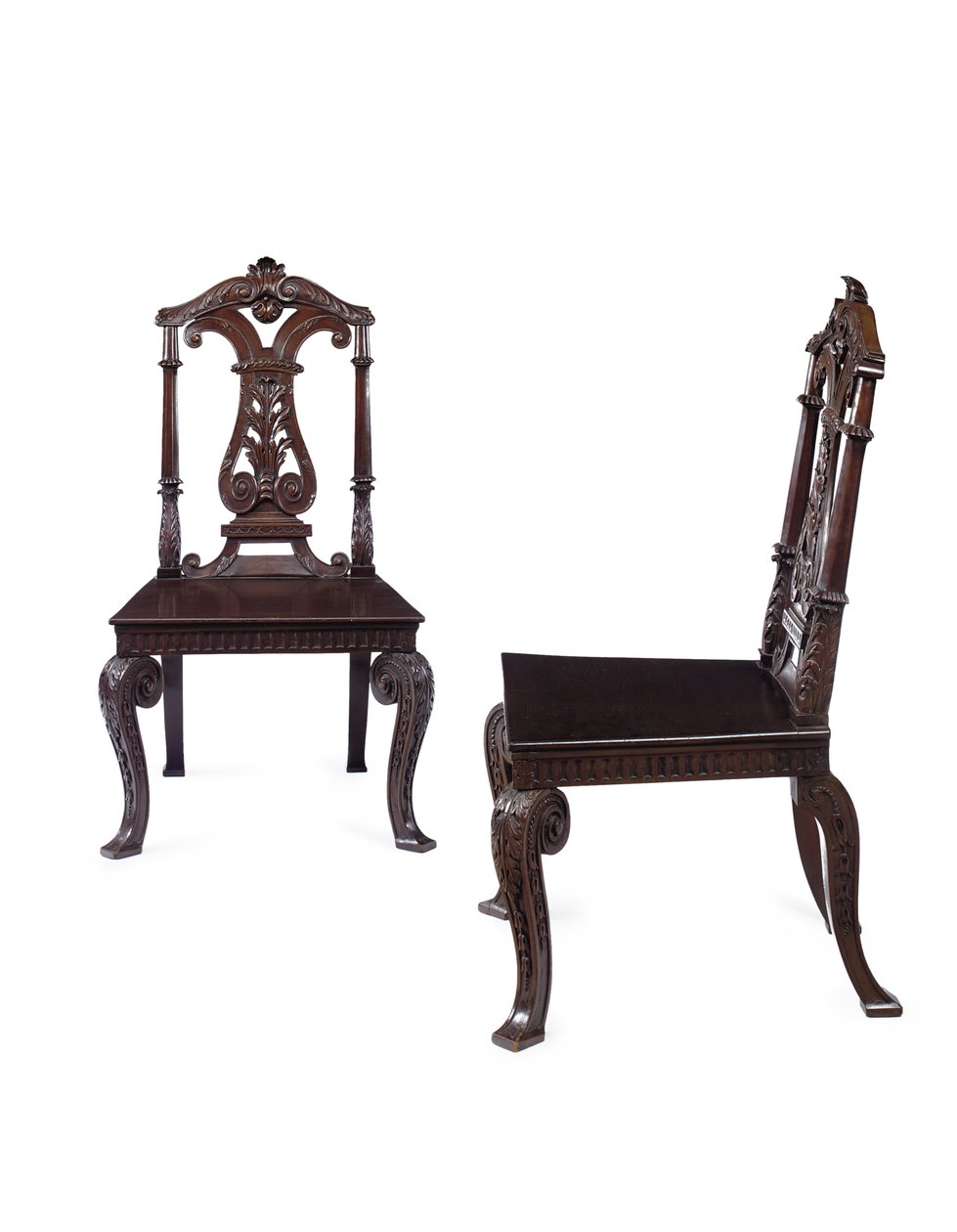 जॉर्ज द्वितीय हॉल कुर्सियों की जोड़ी, जेम्स मूर द यंगर द्वारा निष्पादित, c.1727-31 (महोगनी) द्वारा विलियम केंट