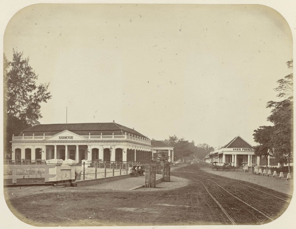  द्वारा वुडबरी और पेज