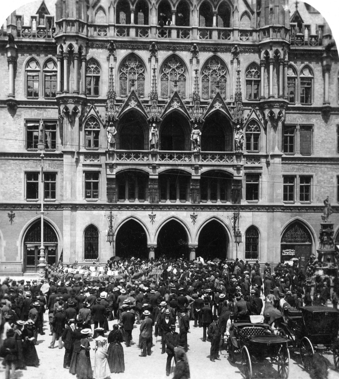 जर्मनी के म्यूनिख शहर में एक आउटडोर संगीत कार्यक्रम, c1900s। द्वारा वुर्थल एंड संस