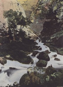 Fontaine de Vaucluse में सोरग्यू का स्रोत (रंगीन फोटो) द्वारा (बाद में) फ्रांसीसी फोटोग्राफर