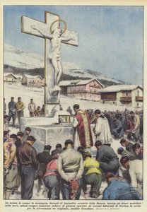 पहाड़ों में मैदान के पास मास, वेदी के आसपास, प्रकृति के शानदार दृश्यों के सामने