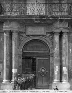 होटल डे विले छोड़ने वाले स्कूली छात्रों का समूह, c.1890-99 द्वारा अडोलफे जिराउडन