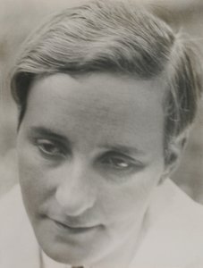 सेल्फ-पोर्ट्रेट, सीए 1931। द्वारा ऐने बर्मन