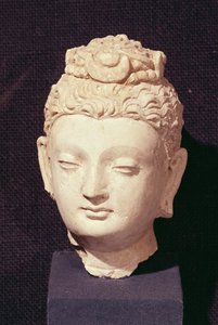 हेडा (stucco) से एक बुद्ध, ग्रीको-बौद्ध शैली के प्रमुख